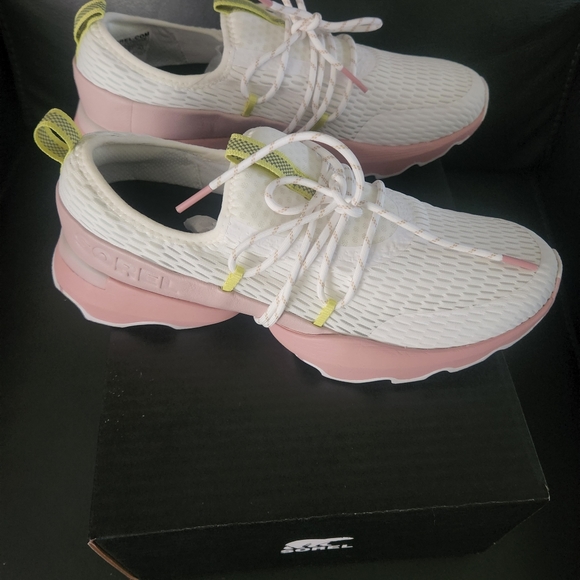 Sorel kinetic lace up sneakers. Sz 9.5 - Picture 6 of 8